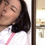 高齢熟女が娘婿とガン突きエッチで引きつりアヘ顔で絶頂アクメ！大量潮吹きも！板倉幸江