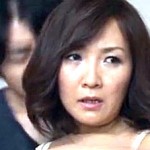 豊満熟女の母親が和姦されるも巨根に心躍らせ不細工顔でヨガル！四季彩乃