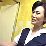 会社のトイレで若い男を痴女って絶叫するドスケベ熟女OL！青木りかこ