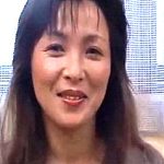 綺麗な元ヤン熟女がデカパン履いてプヨプヨの体で低く呻く！結城あや
