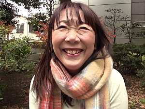 エッチ大好きな還暦熟女がハメ撮りで潮吹きお漏らし中出しエッチ！宮原澄子