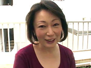 清楚なマダムが若い男にアナル開発され3Pエッチで悶絶！草笛緑