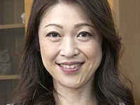 細身で美人の五十路義母が娘の旦那に抱かれ泣かされまくる！久保今日子