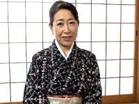 和服がよく似合う五十路熟女が初撮りで高速ピストンされ鳴きまくり中出しSEX！河合由美