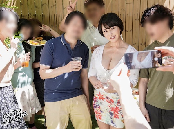 爆乳で妖艶な五十路熟女がご近所BBQで潮吹き3P中出しSEX!長澤史華1