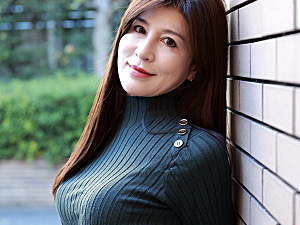 肩幅広くてスタイル抜群のエロケバい五十路熟女が大量ハメ潮吹きSEX！森下夕子