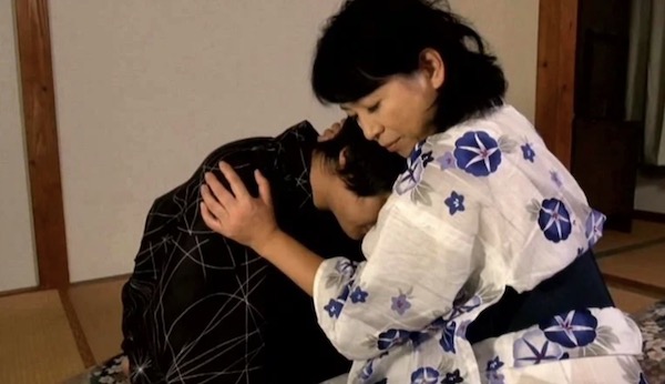 ムッチリ肉付きのいい巨乳がエロい地味な五十路熟女がマッチョ息子に露天風呂で突かれて中出しSEXで泣かされまくる！吉澤清美7