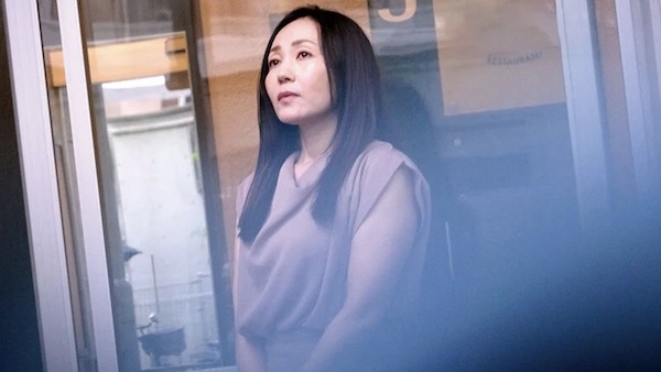 真面目で美人の五十路専業主婦がハメ撮りSEXで寝取られ絶頂！美ノ辺さやか1